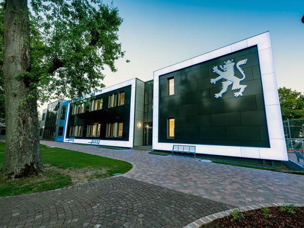Neues Schulhaus